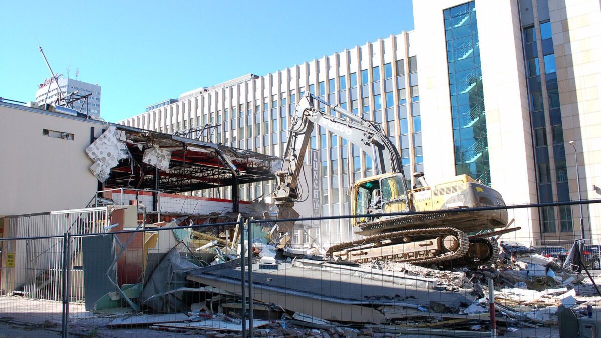 Demolition of building in Przeskok street, Warsaw DSC 2470