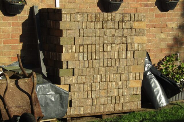 -2021-01-09 Reclaimed concrete paving blocks, Trimingham, Norfolk (2)