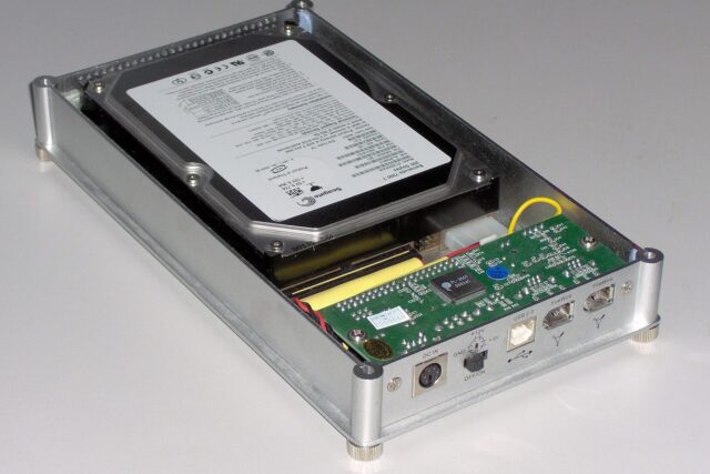 Usb firewire hard disk enclosure